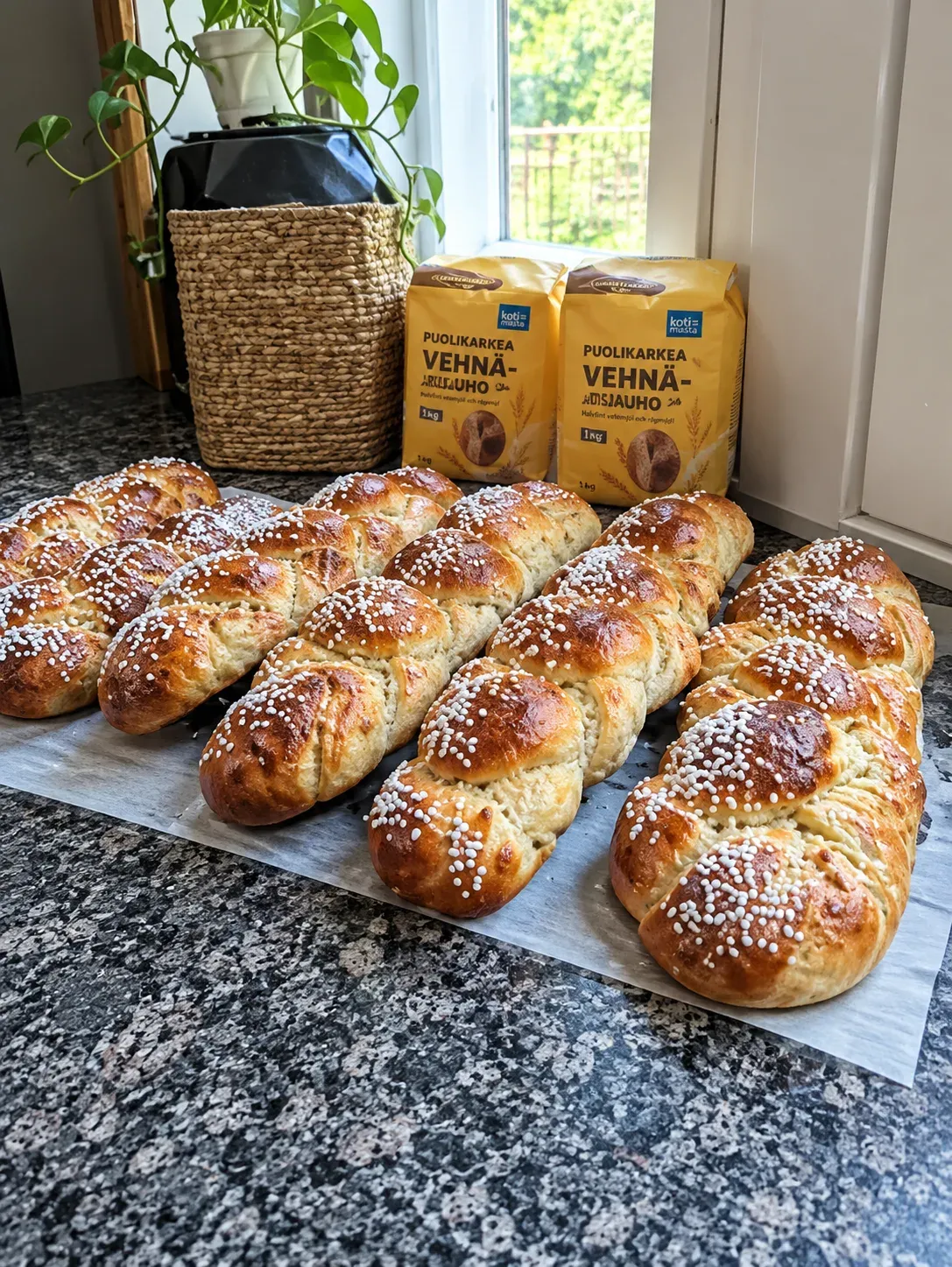 Pullapitkoja pöydällä